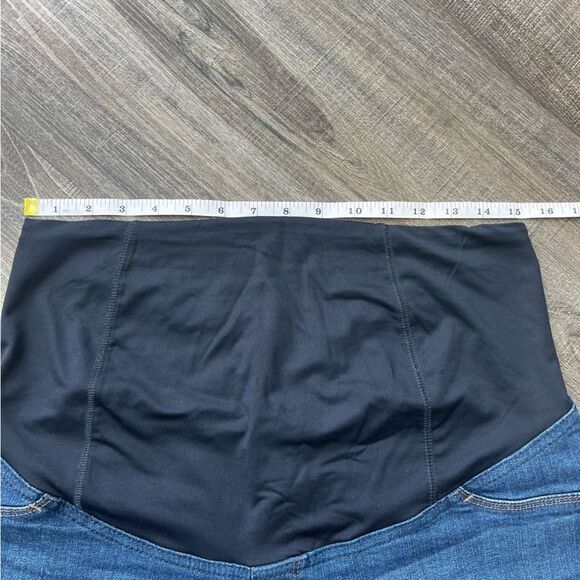 Isabel Maternity Bermuda Shorts Women’s Size 12/31 Blue - Picture 9 of 11